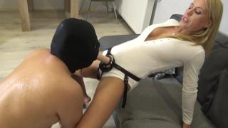 Training my toilet to be a good slut